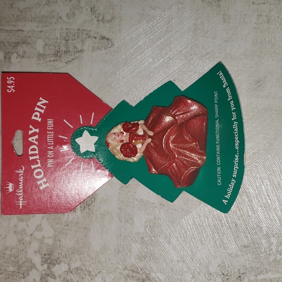❤️5/$25 Rare⭐NWT Vintage 1995 Hallmark Barbie Pin - Picture 2 of 5